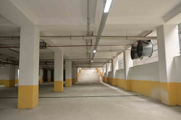 ESENYURT NAMIK KEMAL MAHALLESİ’NİN OTOPARK VE PAZAR SORUNU ÇÖZÜLÜYOR