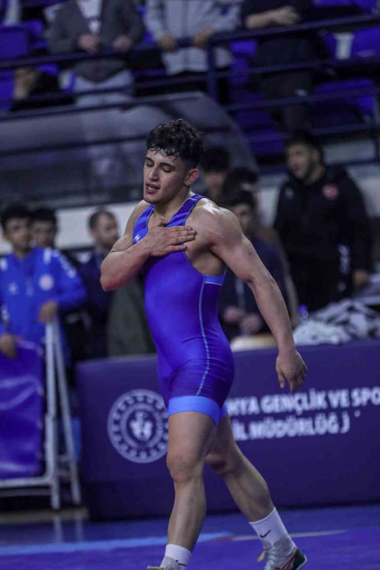U17 GREKOROMEN GÜREŞ TÜRKİYE ŞAMPİYONASI’NDA İLK GÜN SONA ERDİ