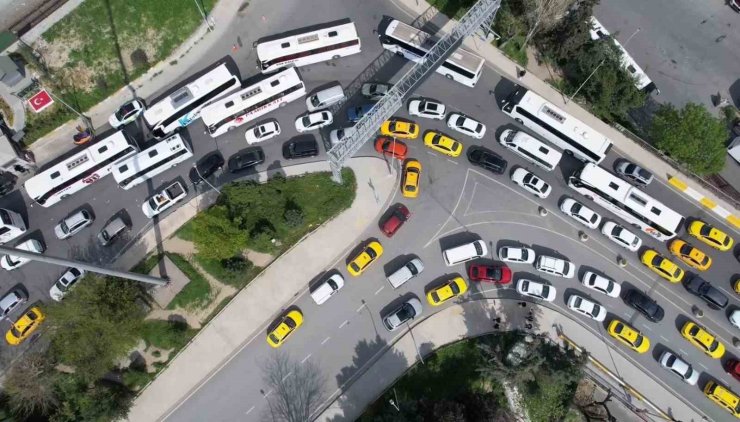 BAYRAM TATİLİNİN ARDINDAN BÜYÜK İSTANBUL OTOGARI’NDA YOĞUNLUK YAŞANDI