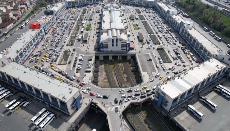 BAYRAM TATİLİNİN ARDINDAN BÜYÜK İSTANBUL OTOGARI’NDA YOĞUNLUK YAŞANDI