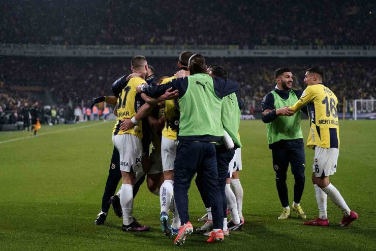 FENERBAHÇE, LİDERLE PUAN FARKINI 3’E İNDİRDİ