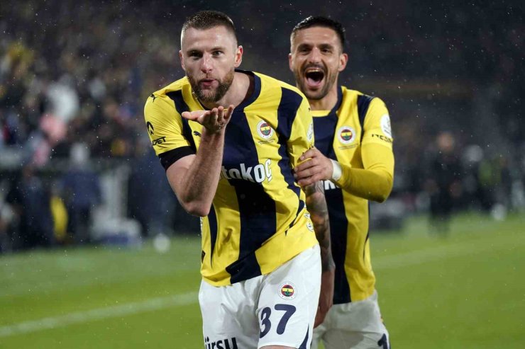 MİLAN SKRİNİAR, ÜST ÜSTE 2 LİG MAÇINDA GOL SEVİNCİ YAŞADI