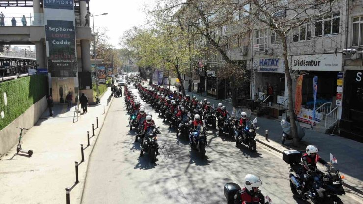 ‘POLİS HAFTASI’ KAPSAMINDA İSTANBUL’DA KORTEJ GEÇİŞİ YAPILDI