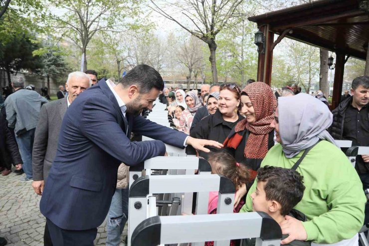 KAĞITHANE’DE BALIK EKMEK ZİYAFETİ