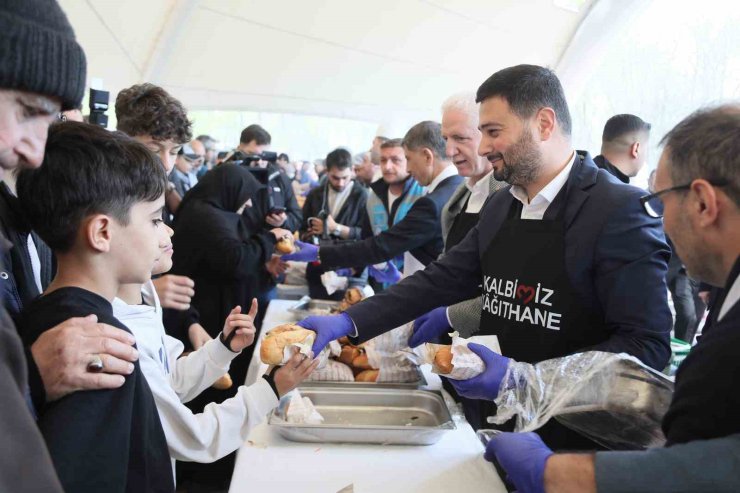 KAĞITHANE’DE BALIK EKMEK ZİYAFETİ