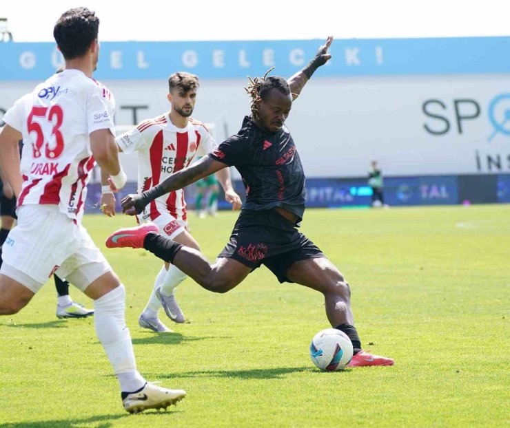 TRENDYOL 1. LİG: ÜMRANİYESPOR: 0 - PENDİKSPOR: 0