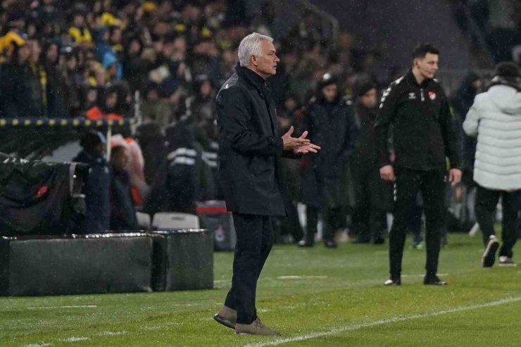 TRENDYOL SÜPER LİG: FENERBAHÇE: 4 - TRABZONSPOR: 1 (MAÇ SONUCU)