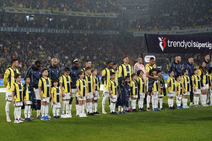 TRENDYOL SÜPER LİG: FENERBAHÇE: 0 - TRABZONSPOR: 1 (İLK YARI)