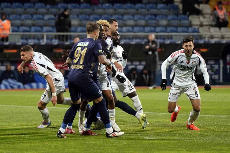TRENDYOL SÜPER LİG: KASIMPAŞA: 1 - BEŞİKTAŞ: 0 (İLK YARI)