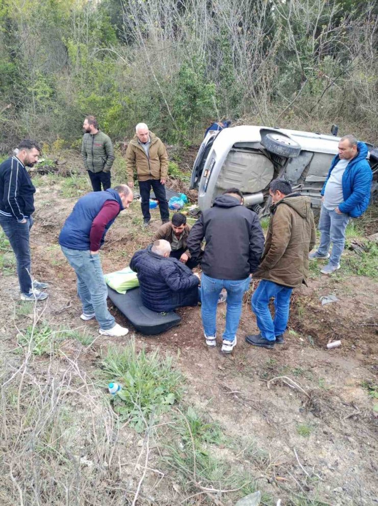 ÇATALCA’DA ARAÇ AĞACA SAPLANDI: 1 YARALI