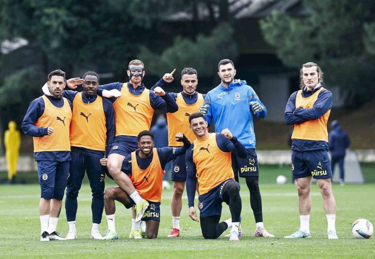FENERBAHÇE, SİVASSPOR MAÇI HAZIRLIKLARINA BAŞLADI
