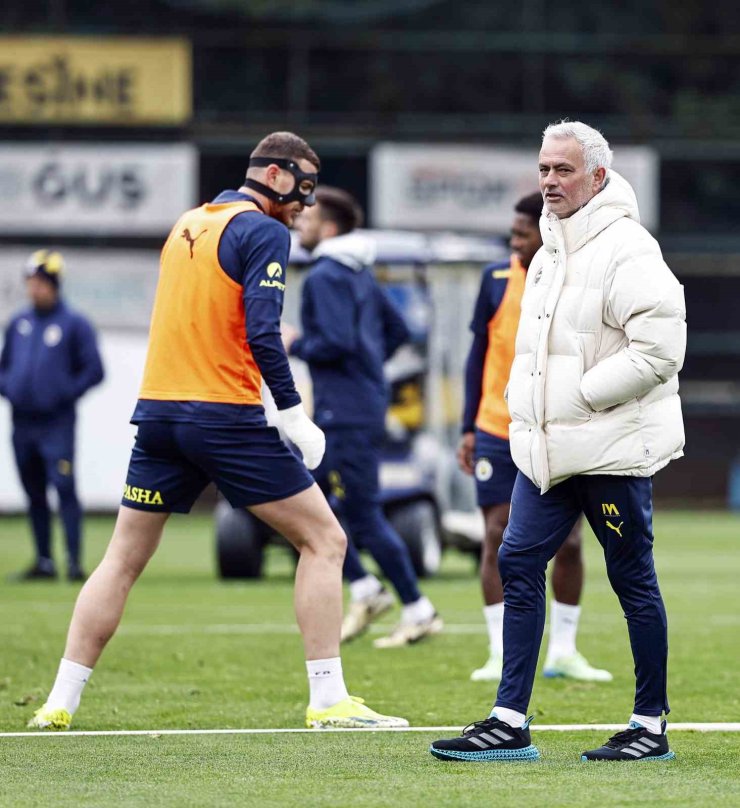 FENERBAHÇE, SİVASSPOR MAÇI HAZIRLIKLARINA BAŞLADI