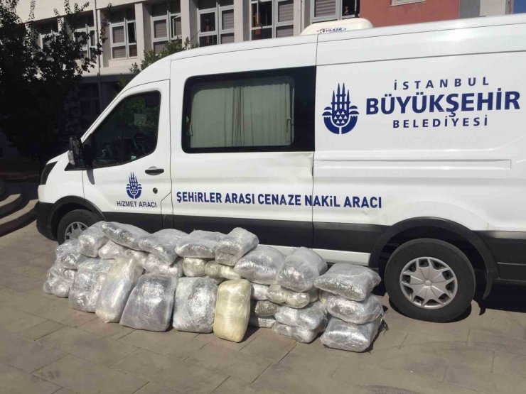 UYUŞTURUCU, GÖÇMEN KAÇAKÇILIĞI: İBB LOGOSUYLA İLLEGAL SALTANAT