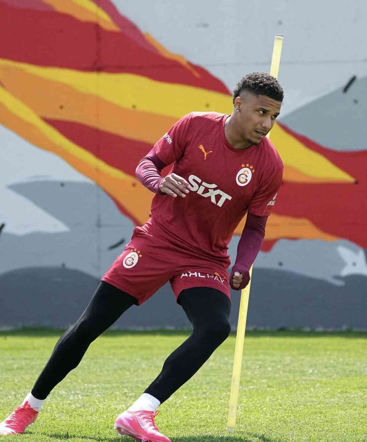 GALATASARAY, SAMSUNSPOR MAÇININ HAZIRLIKLARINI TAMAMLADI