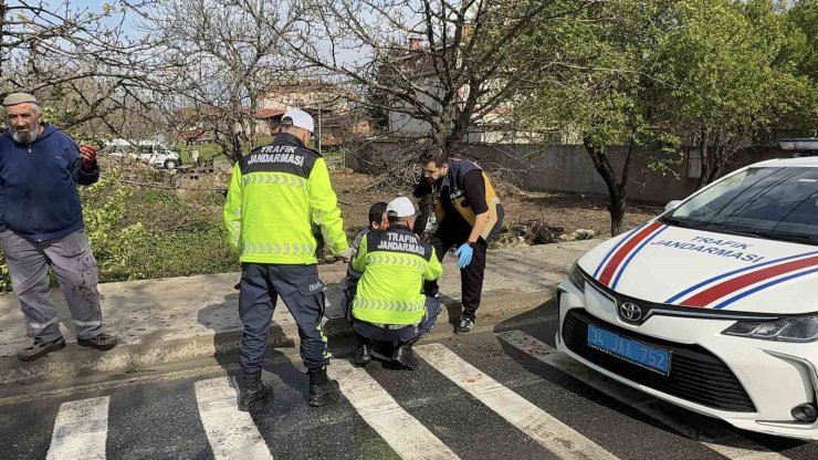 ARNAVUTKÖY’DE KAMYONET İLE KAMYON ÇARPIŞTI: 2 YARALI