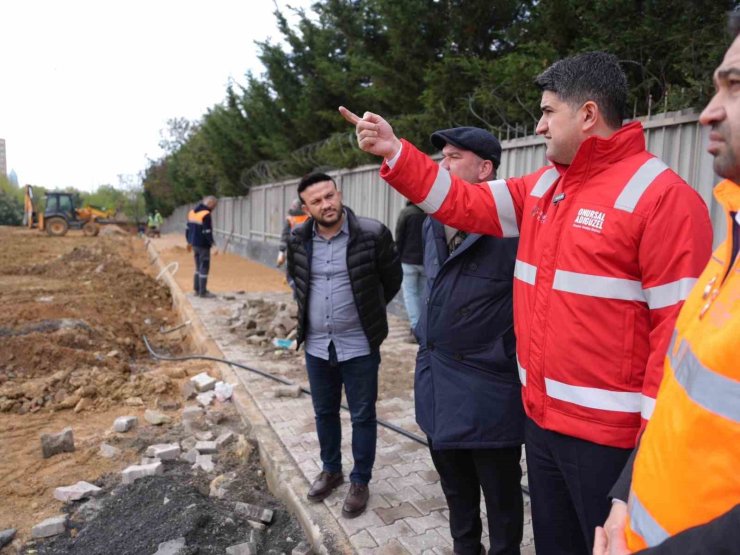 BAŞKAN ADIGÜZEL İKİNCİ KENT BOSTANINI ZİYARET ETTİ