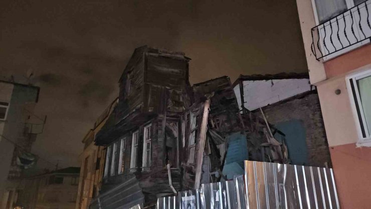 İSTANBUL’U LODOS VURDU: BEYOĞLU’NDA BİNA ÇÖKTÜ, KAĞITHANE’DE ÇATI UÇTU