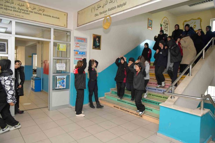 ESENYURT BELEDİYESİ’NDEN 900 ÖĞRENCİYE AFET BİLİNCİ EĞİTİMİ