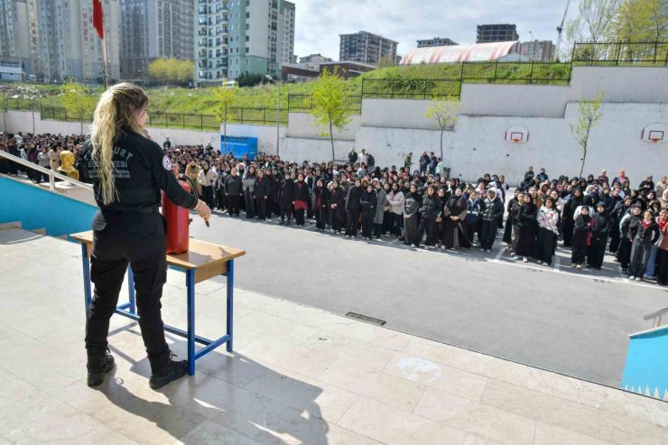 ESENYURT BELEDİYESİ’NDEN 900 ÖĞRENCİYE AFET BİLİNCİ EĞİTİMİ