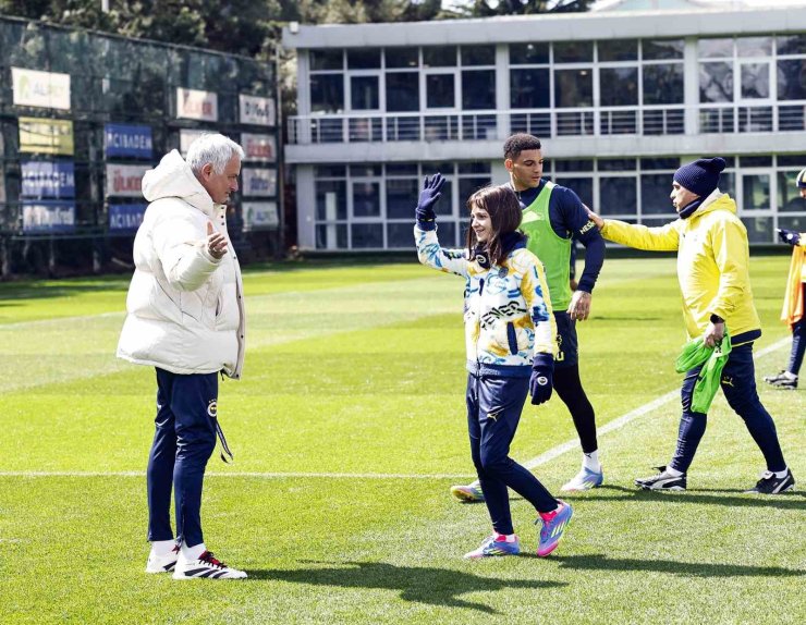 FENERBAHÇE, SİVASSPOR MAÇININ HAZIRLIKLARINI SÜRDÜRDÜ