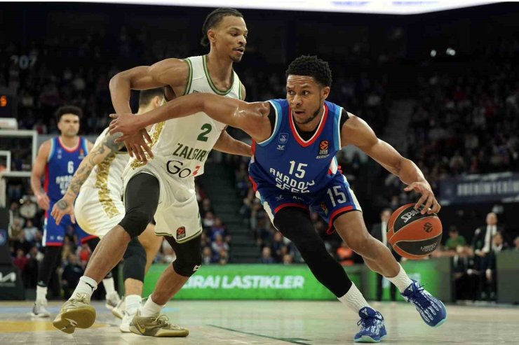 A. EFES, EUROLEAGUE’DE PLAY-OFF’U GARANTİLEDİ