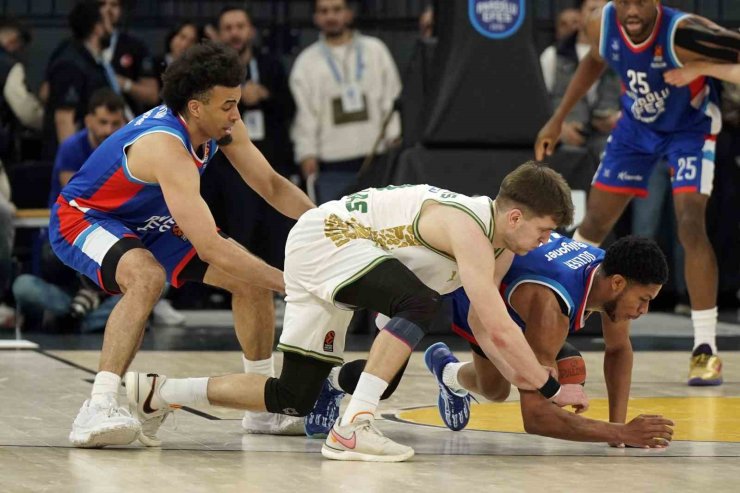A. EFES, EUROLEAGUE’DE PLAY-OFF’U GARANTİLEDİ