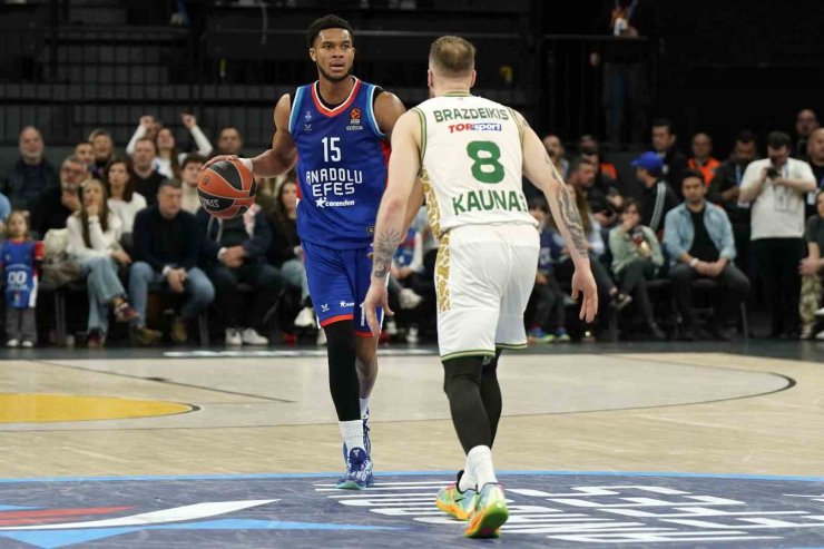 A. EFES, EUROLEAGUE’DE PLAY-OFF’U GARANTİLEDİ