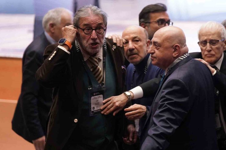 HASAN ARAT İLE TEVFİK YAMANTÜRK ARASINDA KAVGA ÇIKTI