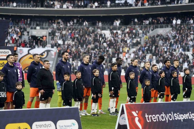 TRENDYOL SÜPER LİG: BEŞİKTAŞ: 0 - BAŞAKŞEHİR: 0 (MAÇ DEVAM EDİYOR)
