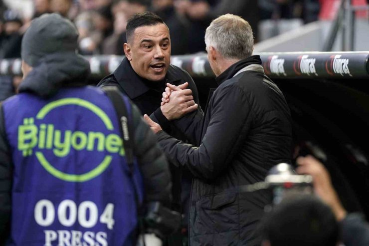 TRENDYOL SÜPER LİG: BEŞİKTAŞ: 0 - BAŞAKŞEHİR: 0 (MAÇ DEVAM EDİYOR)