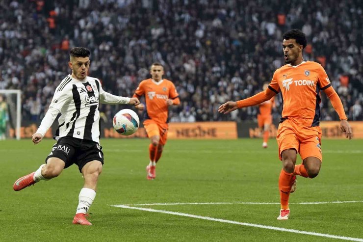 TRENDYOL SÜPER LİG: BEŞİKTAŞ: 0 - BAŞAKŞEHİR: 0 (İLK YARI)