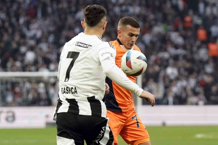 TRENDYOL SÜPER LİG: BEŞİKTAŞ: 0 - BAŞAKŞEHİR: 0 (İLK YARI)