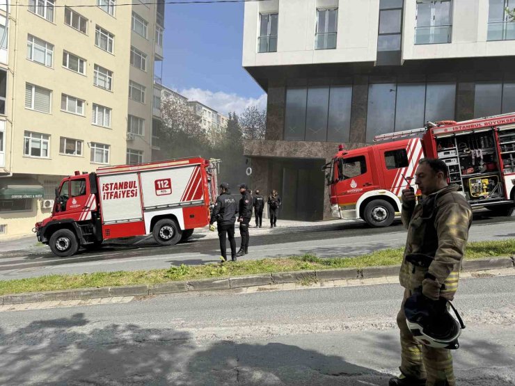 BEŞİKTAŞ’TA İŞÇİLERİN KALDIĞI OTEL İNŞAATINDA YANGIN PANİĞİ