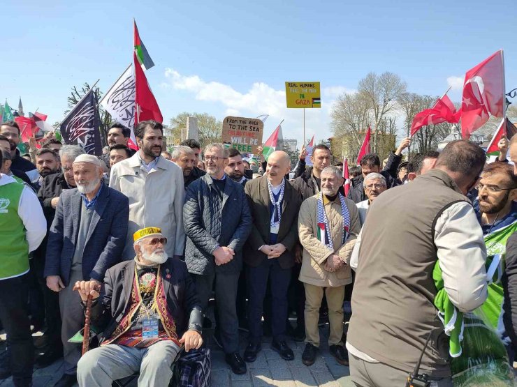 İSTANBUL’DA FİLİSTİN’E DESTEK YÜRÜYÜŞÜ YAPILDI