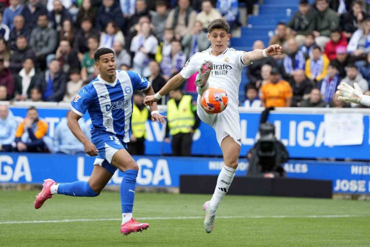 REAL MADRİD DEPLASMANDA DEPORTİVO ALAVES’İ 1-0 MAĞLUP ETTİ