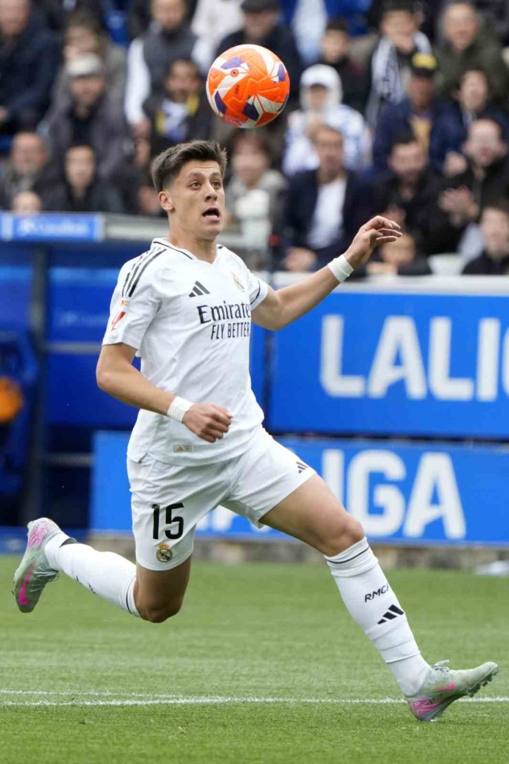 REAL MADRİD DEPLASMANDA DEPORTİVO ALAVES’İ 1-0 MAĞLUP ETTİ