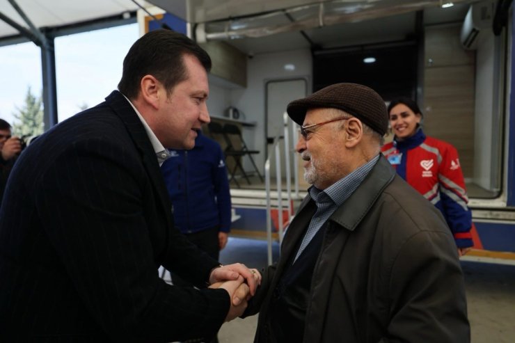 SİLİVRİ BELEDİYESİ’NDEN DEĞİRMENKÖY’DE ÇİFTÇİLERE AYÇİÇEK TOHUMU DESTEĞİ