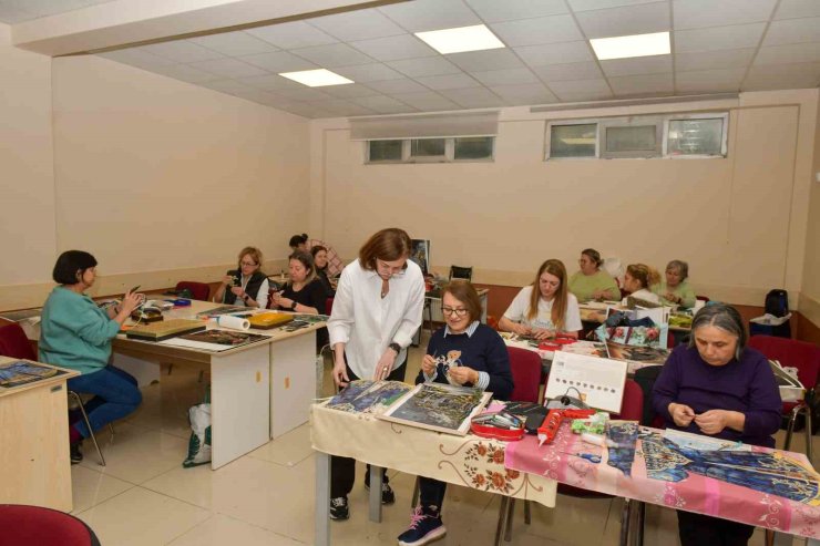 ESENYURT BELEDİYESİ’NDEN KÜLTÜR SANATA TAM DESTEK