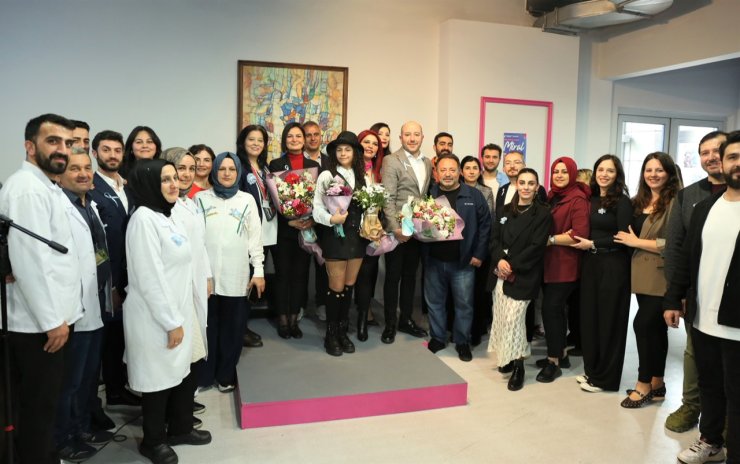 OTİZMLİ MİRAL’DEN İLHAM VEREN SERGİ KÜÇÜKÇEKMECE’DE
