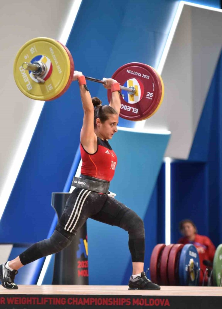 CANSEL ÖZKAN’DAN BRONZ MADALYA
