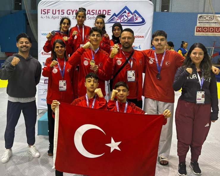 BAKAN BAK: "OKUL SPORLARINDAKİ BAŞARILAR YARINLARIN HABERCİSİDİR"