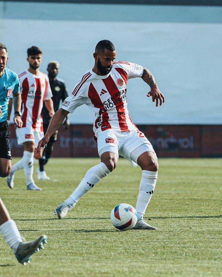 TRENDYOL 1. LİG: ÜMRANİYESPOR: 1 - ESENLER EROKSPOR: 1