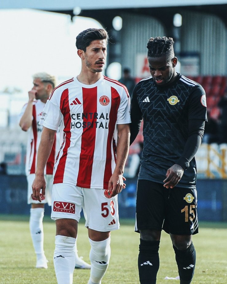 TRENDYOL 1. LİG: ÜMRANİYESPOR: 1 - ESENLER EROKSPOR: 1
