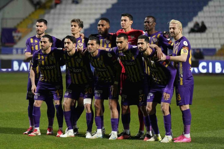 TRENDYOL SÜPER LİG: EYÜPSPOR: 1 - ADANA DEMİRSPOR: 0 (MAÇ DEVAM EDİYOR)