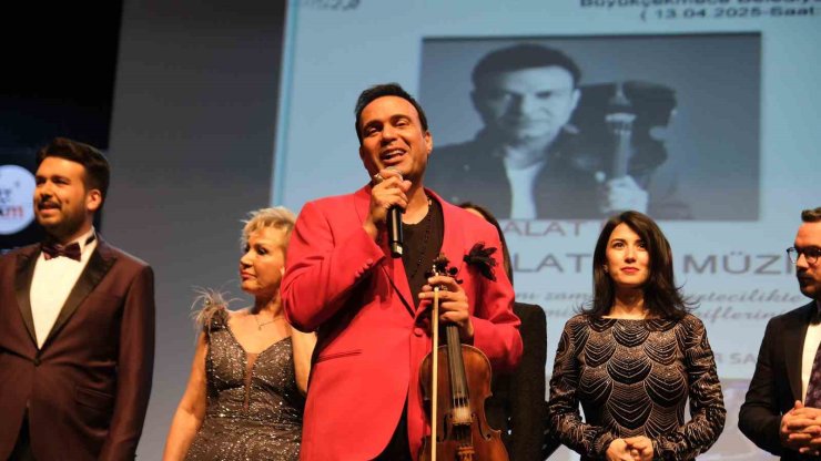 TALAT ER, MÜZİK KARİYERİNİN 40. YILINI BÜYÜKÇEKMECE’DE KUTLADI