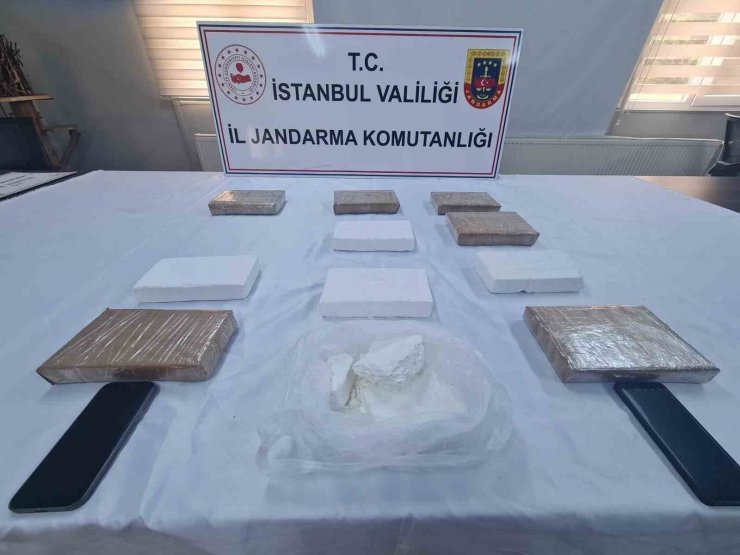EYÜPSULTAN’DA JANDARMA’NIN UYUŞTURUCU OPERASYONU KAMERADA