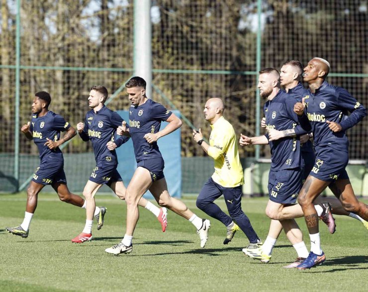 FENERBAHÇE, KAYSERİSPOR MAÇI HAZIRLIKLARINA BAŞLADI