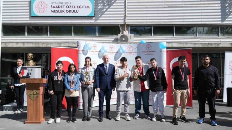 İSTANBUL VALİSİ GÜL, MASA TENİSİ OTİZM FARKINDALIK TURNUVASI’NIN AÇILIŞINI YAPTI