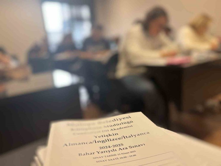 CUMHURİYET DİL AKADEMİSİ’NDE 3 DİLDE ARA SINAV
