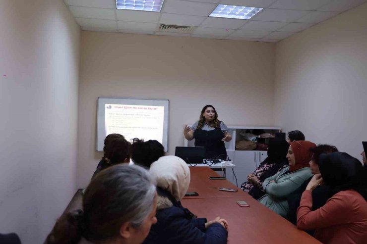 MALTEPE’DE ‘AİLE OKULU VE KADIN SAĞLIĞI EĞİTİMLERİ’ DEVAM EDİYOR